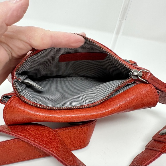 SPIKES & SPARROW RED LEATHER WAIST BAG WITH BUCKLE/FANNY PACK - Picture 6 of 15